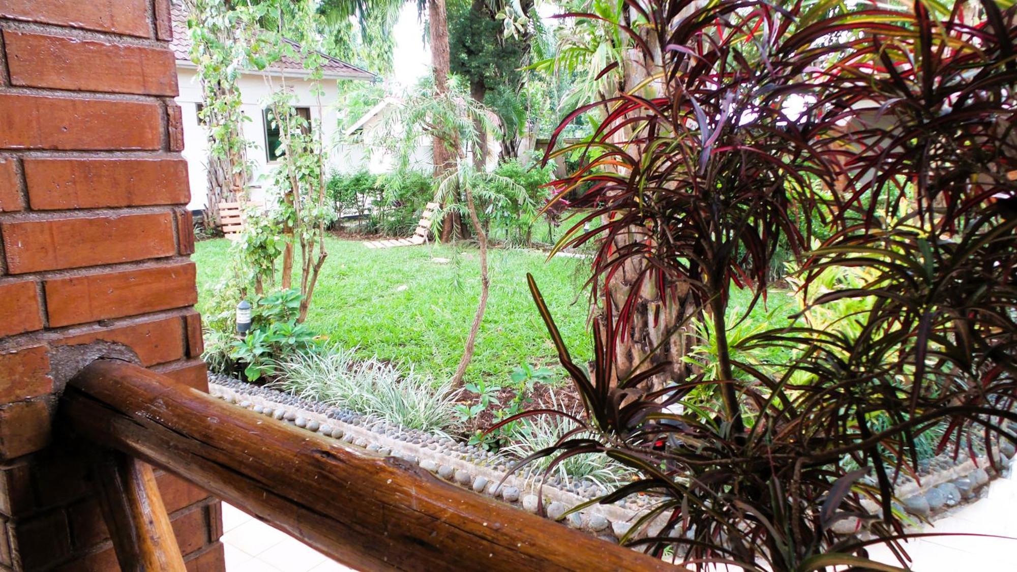 Home Feeling Neneu Lodge Moshi Exterior foto