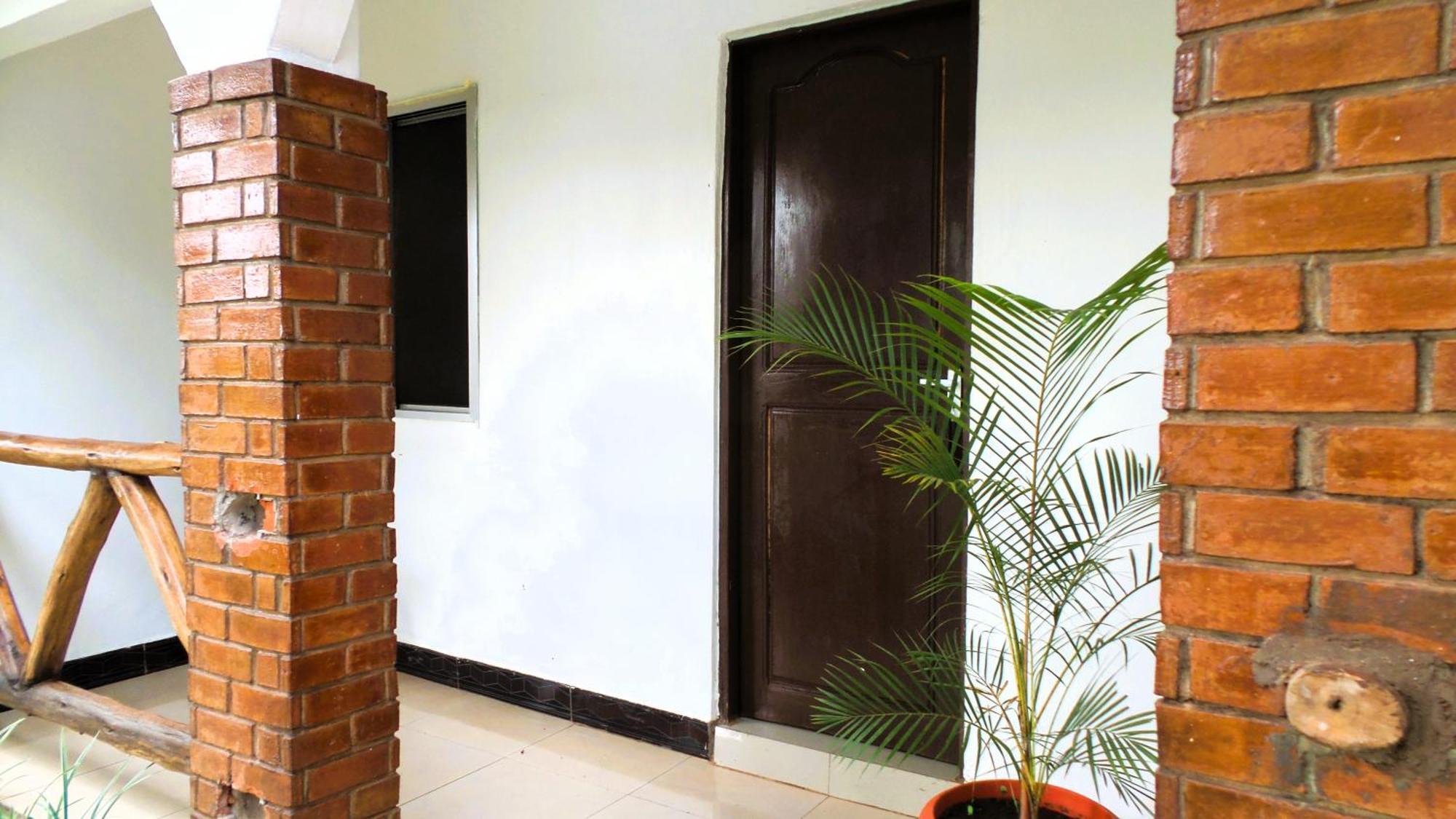 Home Feeling Neneu Lodge Moshi Exterior foto