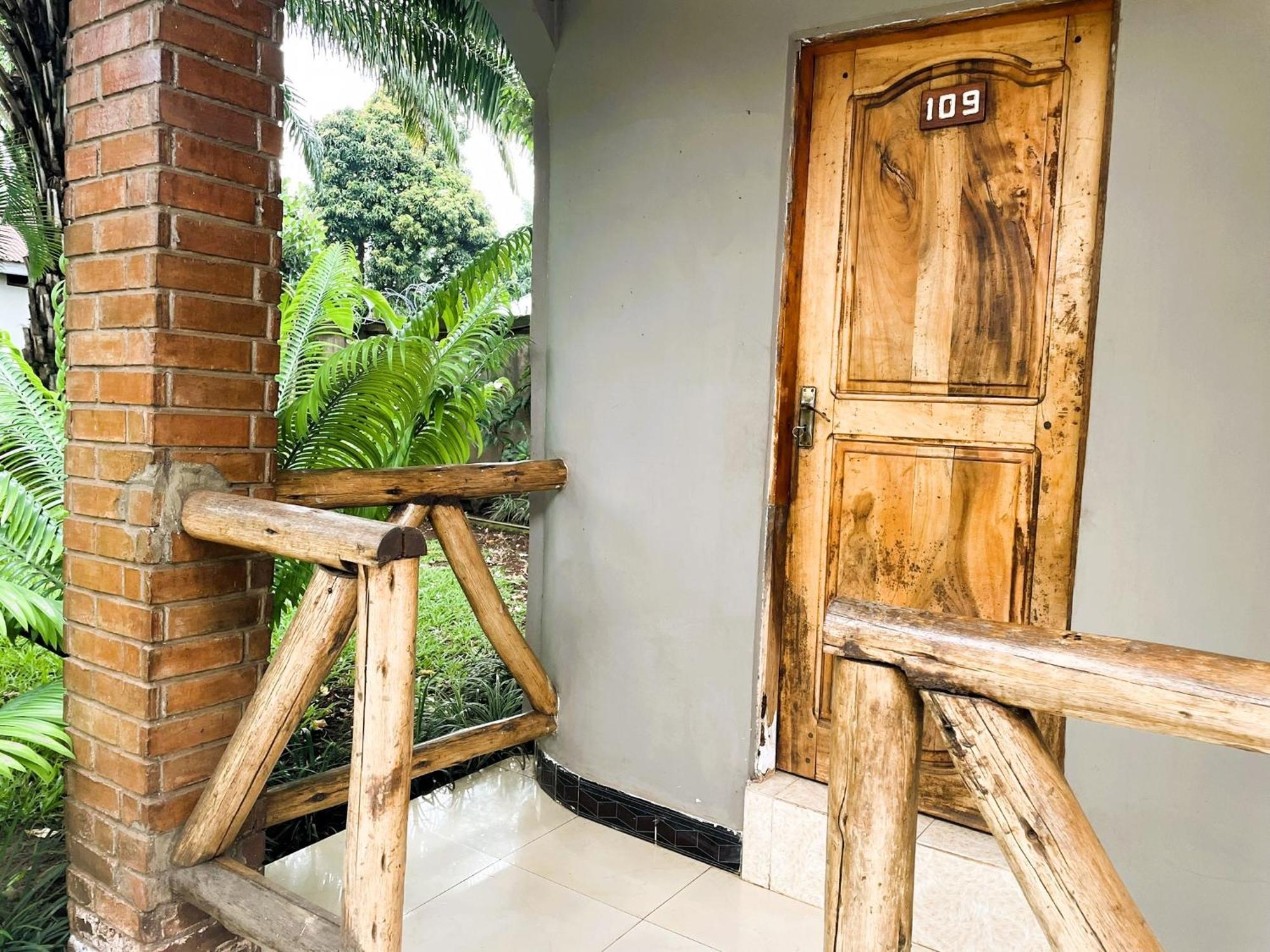 Home Feeling Neneu Lodge Moshi Exterior foto