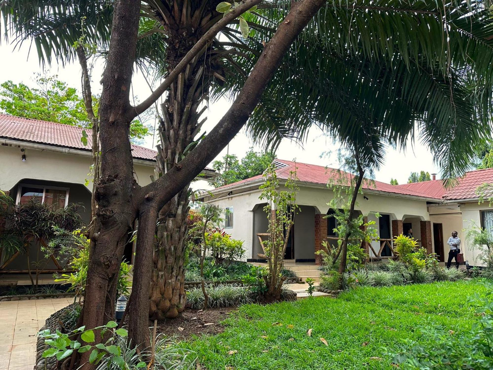 Home Feeling Neneu Lodge Moshi Exterior foto