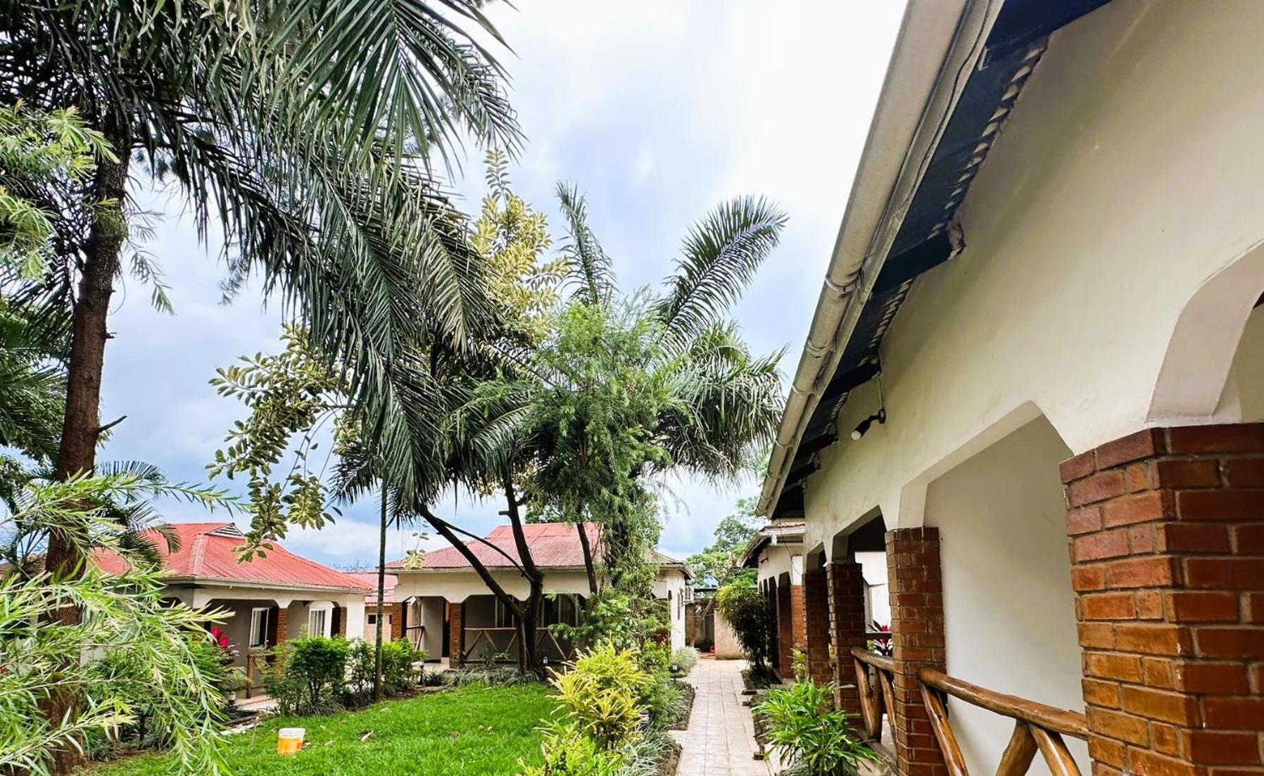 Home Feeling Neneu Lodge Moshi Exterior foto