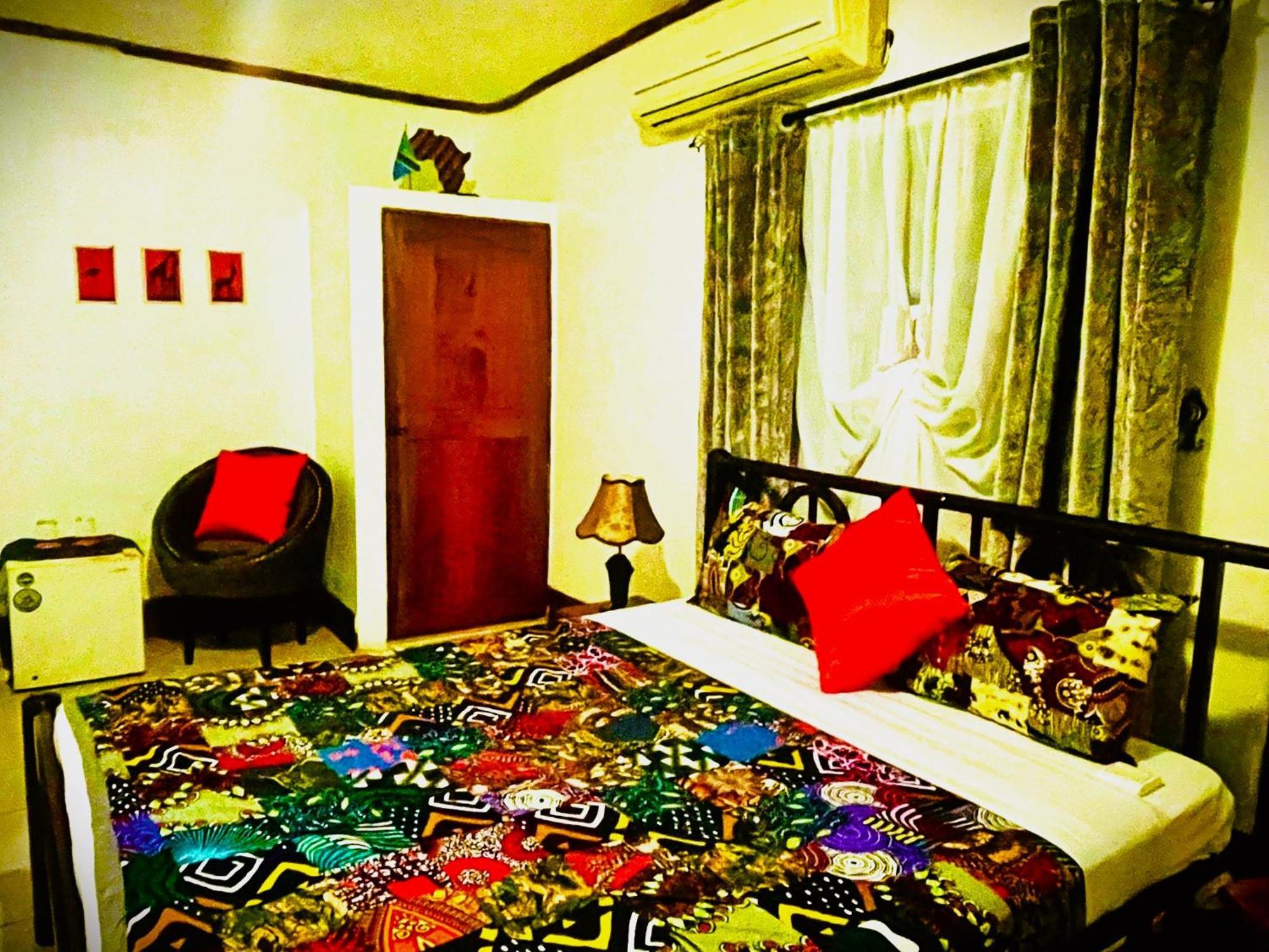 Home Feeling Neneu Lodge Moshi Exterior foto